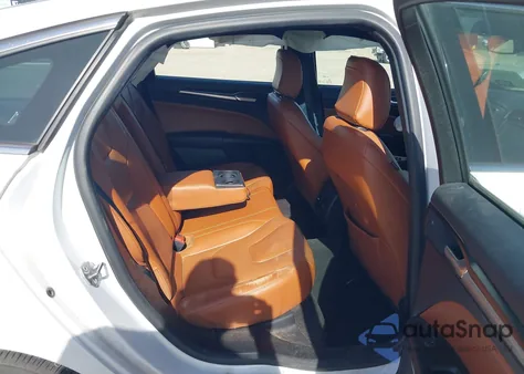 2020 Ford Fusion Titanium z USA, uszkodzony, nr VIN 3FA6P0K93LR153001